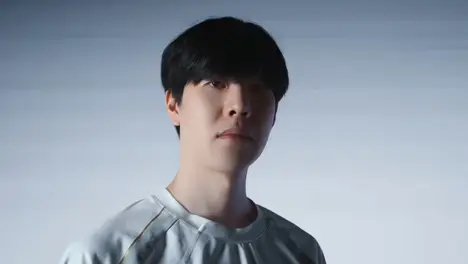 LPL比赛国产AD选手引假赛质疑，卡莎输出低迷赛娜失误频发